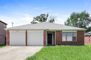 317 Oakhurst Dr Seagoville, TX 75159